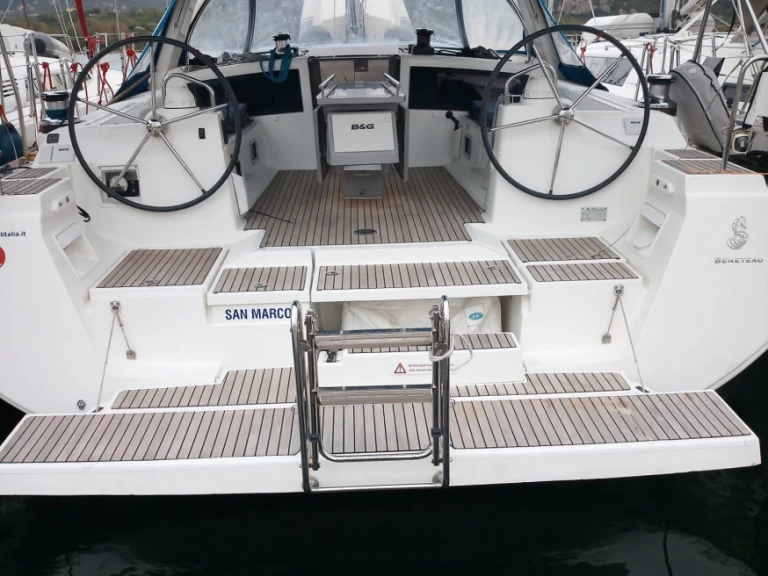 Bénéteau Oceanis 48 a louer à Procida