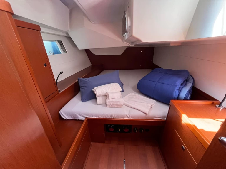 Location à Procida - Bénéteau Oceanis 48 sur SamBoat
