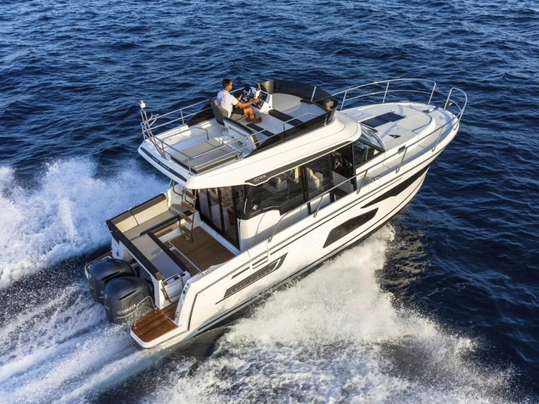 Louer Bateau à moteur avec ou sans skipper Jeanneau à Phường Hiệp Bình Phước