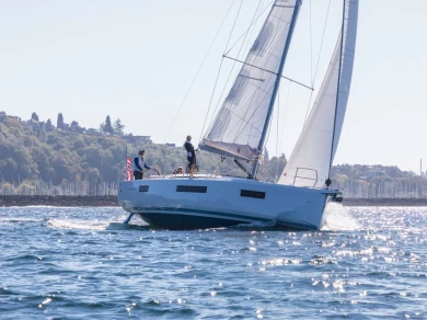Noleggio barche Jeanneau Sun Odyssey 440 a Rhodes (Ville) su Samboat