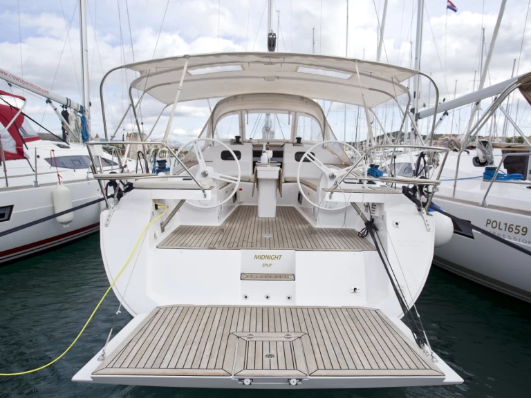 Elan Impression 45 a louer à Trogir