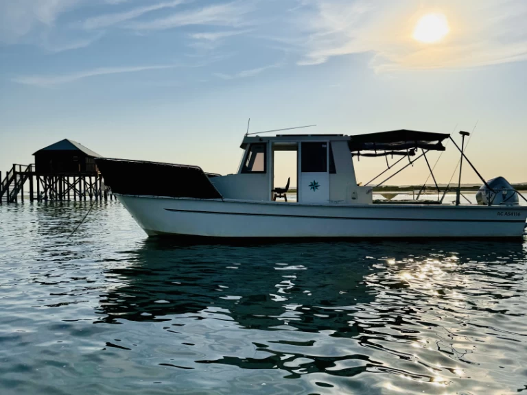 Bateau à moteur à louer à France au meilleur prix