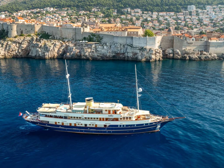 Louez un Custom CASABLANCA à Trogir