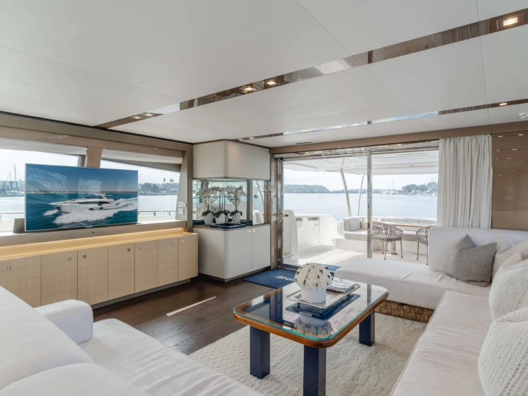 Location Yacht Ferretti avec permis