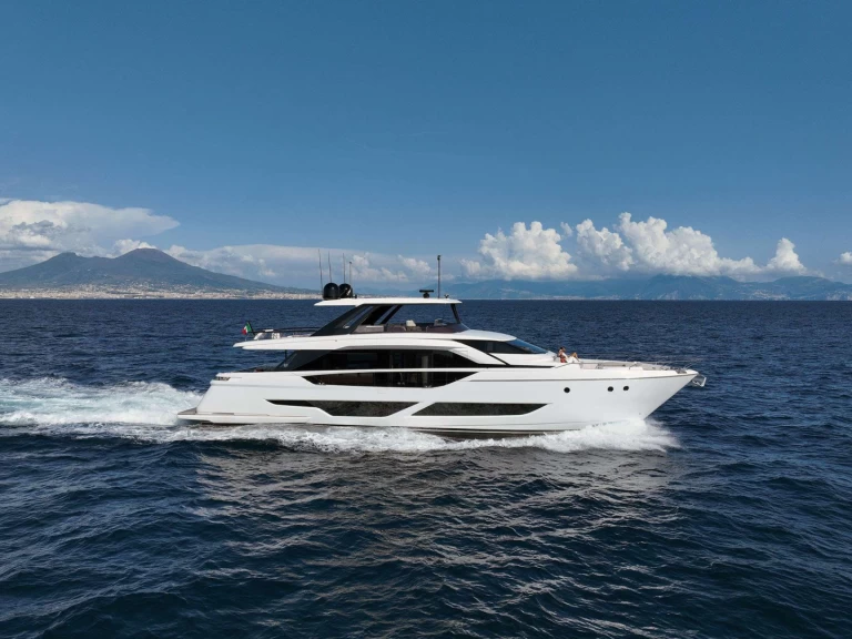 Ferretti FAST a louer à Brindisi