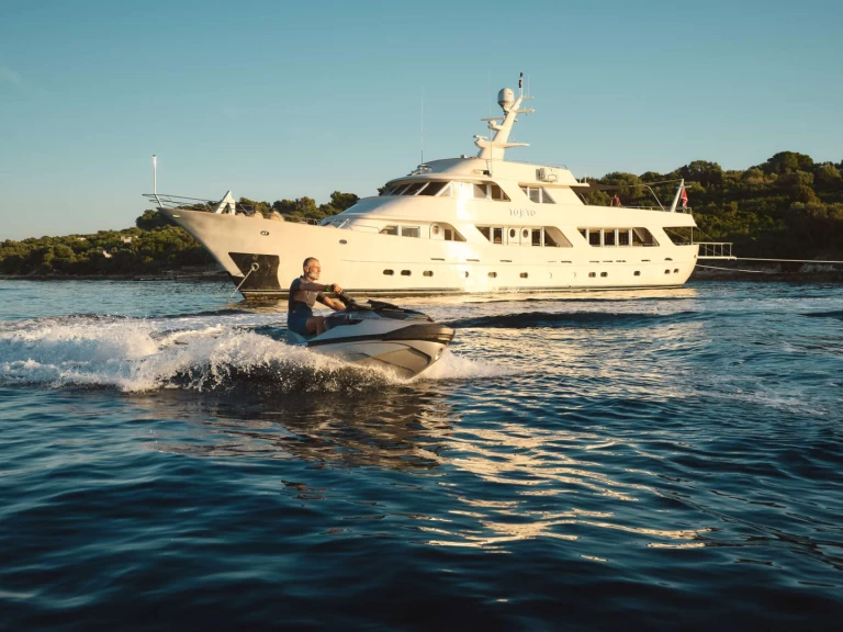 Location Yacht Benetti avec permis