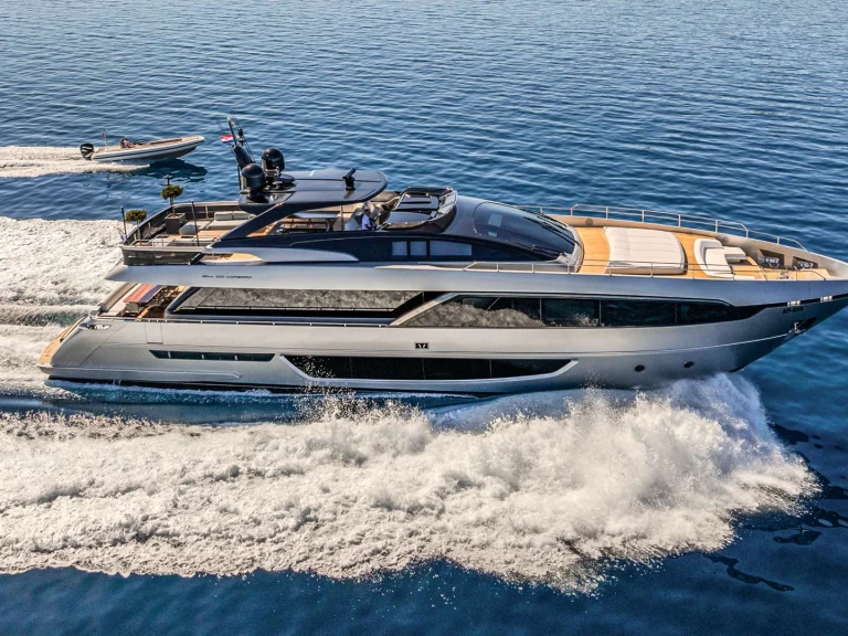 Location Yacht Riva avec permis