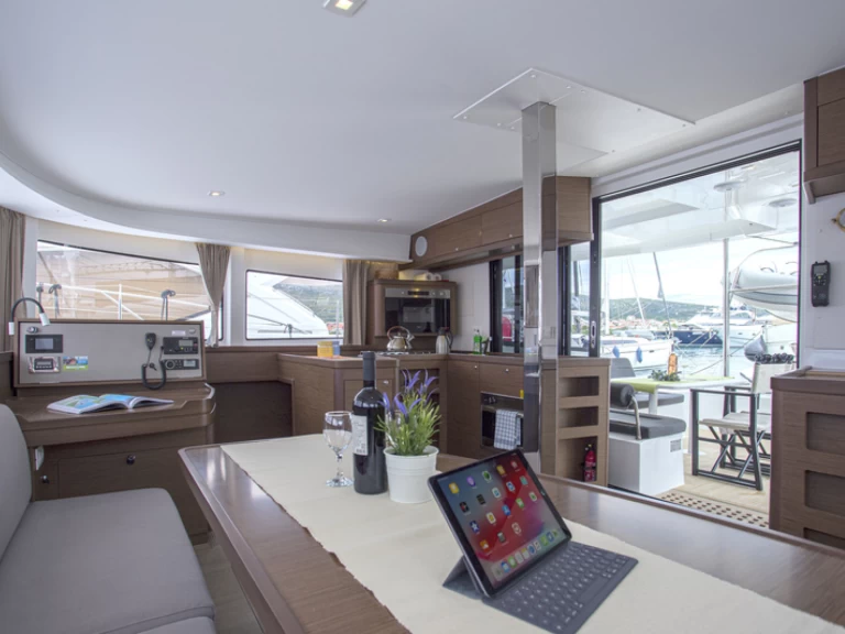 Louer Catamaran avec ou sans skipper Lagoon à Trogir