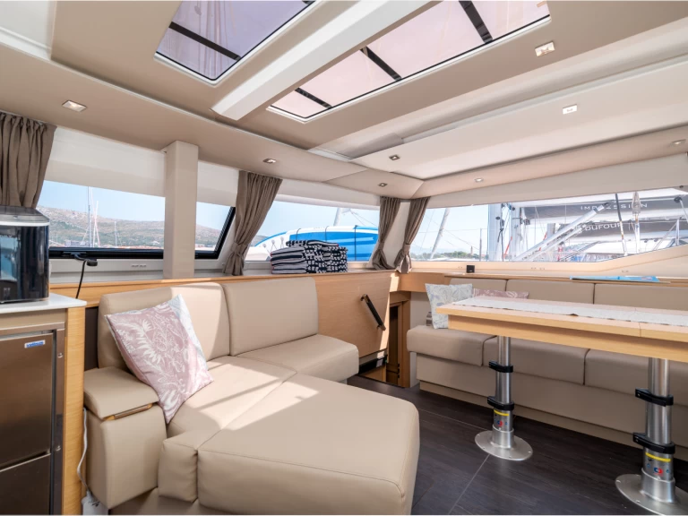 Louez un Fountaine Pajot Aura 51 à Seget Donji