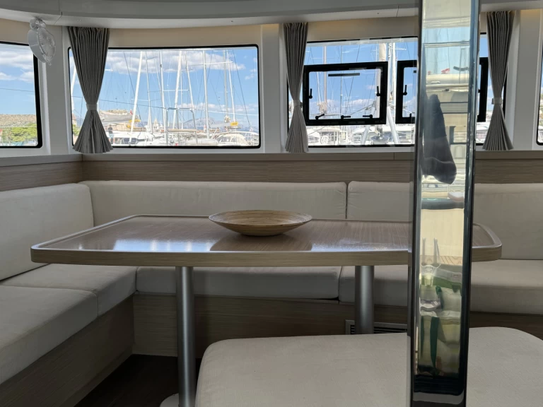 Louer Catamaran avec ou sans skipper Lagoon à Trogir