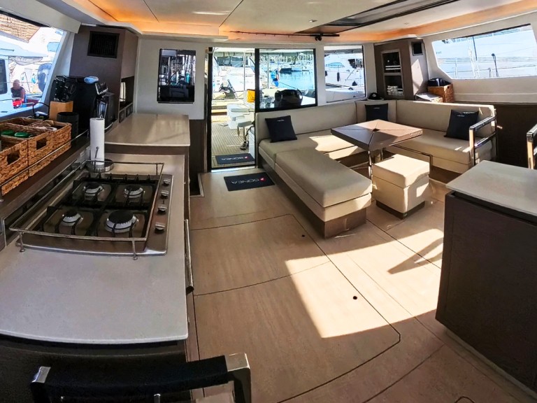 Location bateau Leopard Catamarans / Robertson & Caine Leopard 50 - 5 + 1 cab à Sukošan sur Samboat
