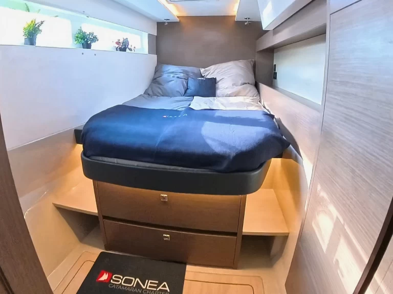 Location Catamaran Leopard Catamarans / Robertson & Caine avec permis