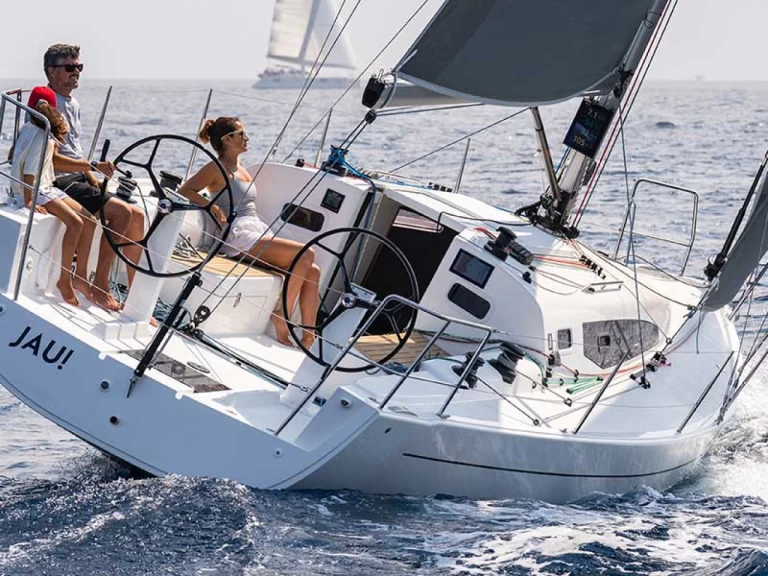 Louez un J 36 J 36 à La Trinité-sur-Mer