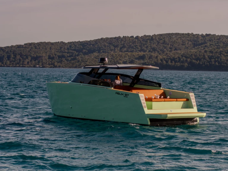 Location Bateau à moteur Felix avec permis