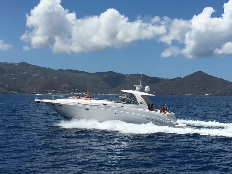 Location bateau Sea Ray Sea Ray 525 Sundancer à Tortola sur Samboat
