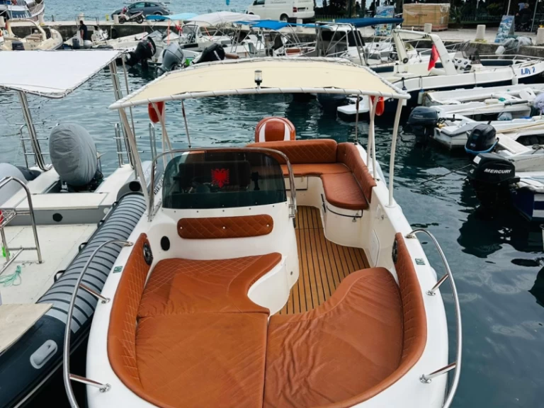 Louer Bateau à moteur avec ou sans skipper Saver à Sarandë