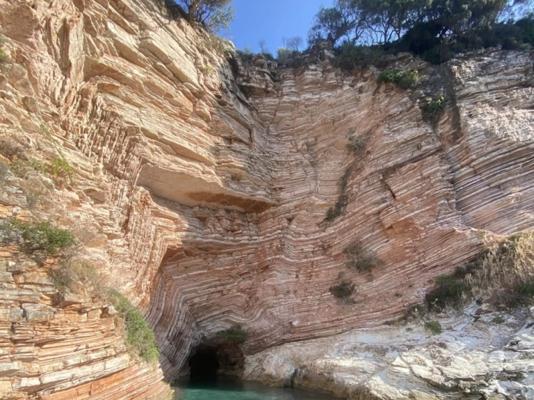 Saver Saver 690 Open a louer à Sarandë