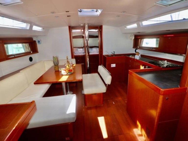 Bénéteau Oceanis 48 a louer à Procida