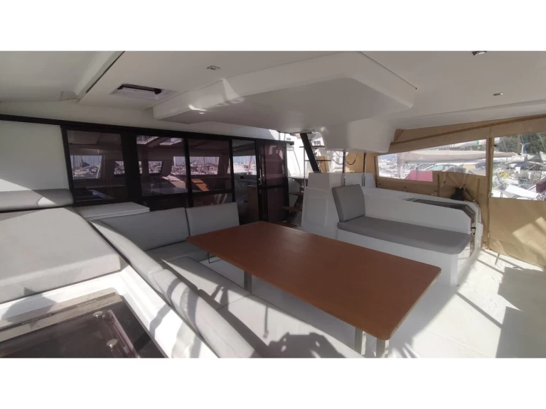 Louer Catamaran avec ou sans skipper Fountaine Pajot à Castellammare di Stabia