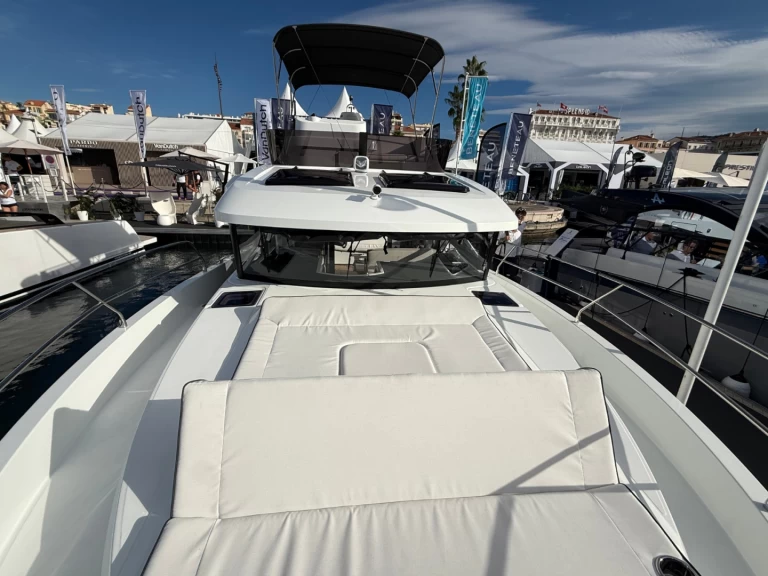 Louer Bateau à moteur avec ou sans skipper Bénéteau à Split
