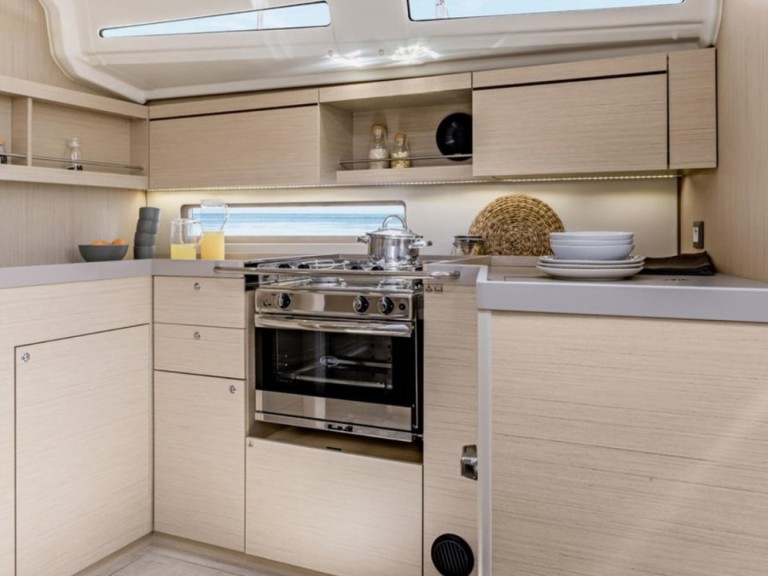 Location bateau Procida pas cher Sunsail Oceanis 40.1