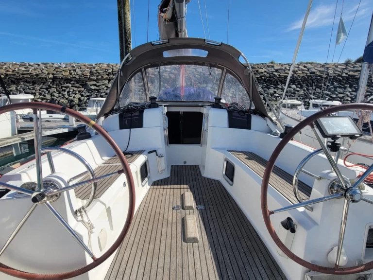 Location bateau Saint-Quay-Portrieux pas cher Sun odyssey 379 performance