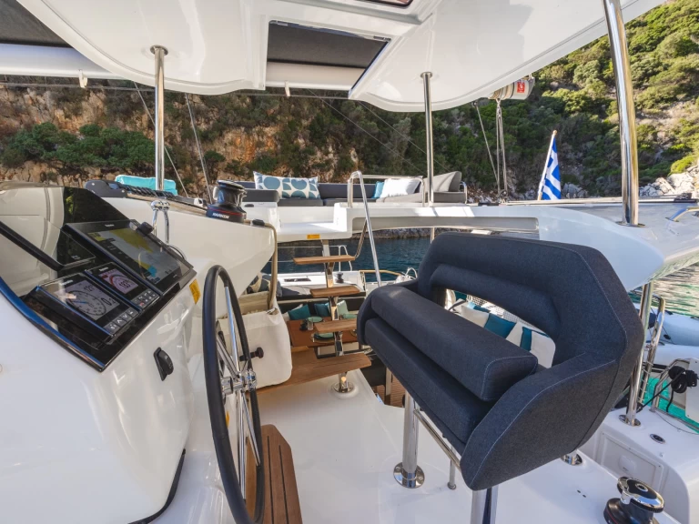 Location bateau Lefkáda pas cher Lagoon 43