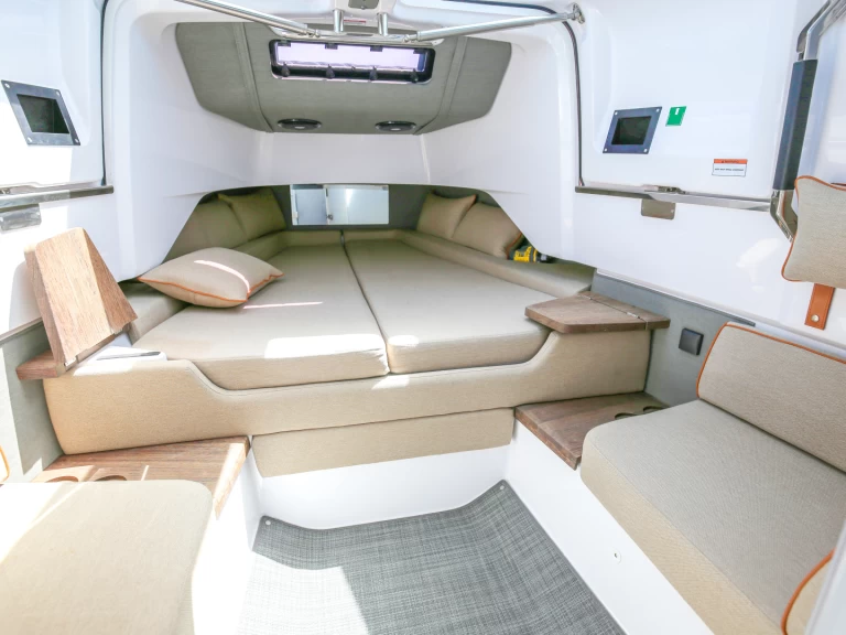 Louez un Axopar Axopar 37 XC Cross Cabin à Érétrie