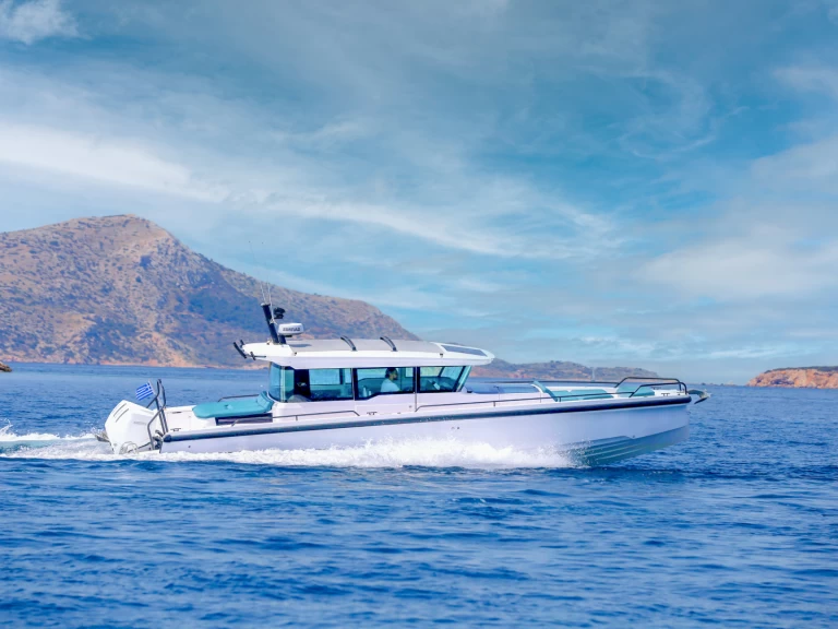 Location bateau Érétrie pas cher Axopar 37 XC Cross Cabin