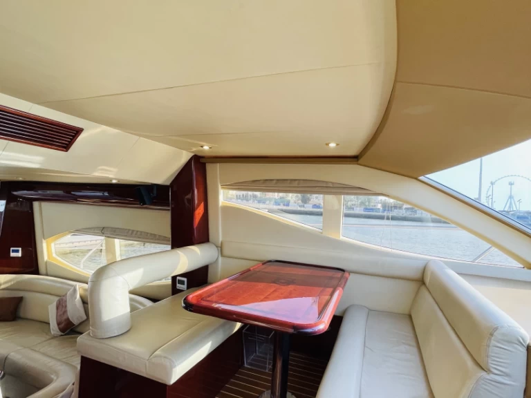 Location Yacht à Dubai Marina - Majesty Yachts MAJESTY 50