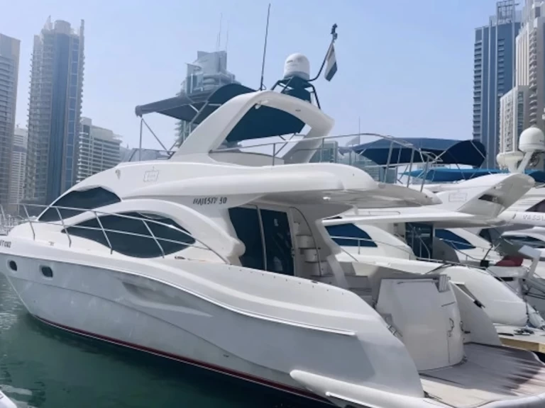 Yacht à louer à Dubai Marina au meilleur prix