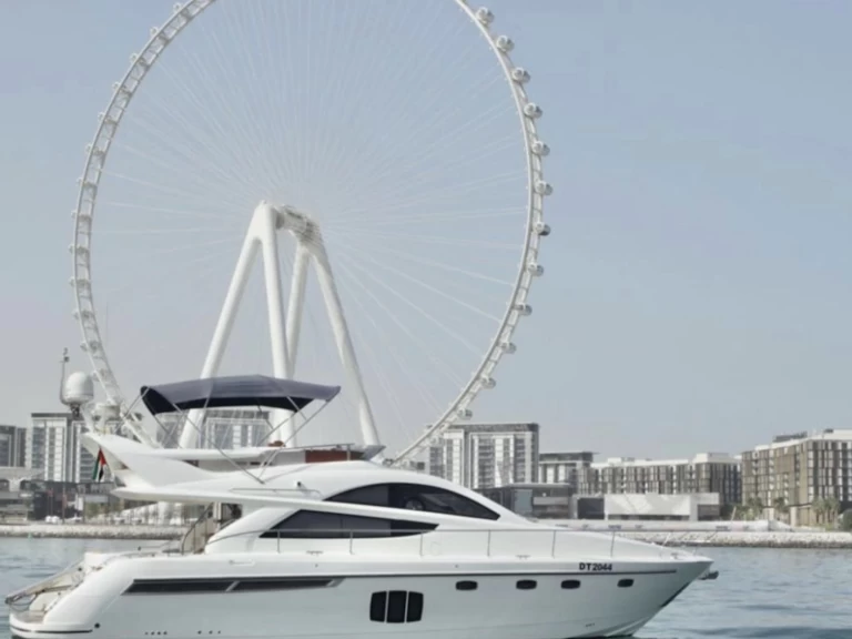 Louez un PHANTOM Phantom, 52  à Dubai Marina