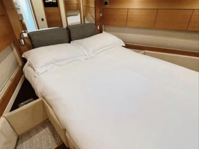 Location bateau Dubai Marina pas cher Phantom, 52 