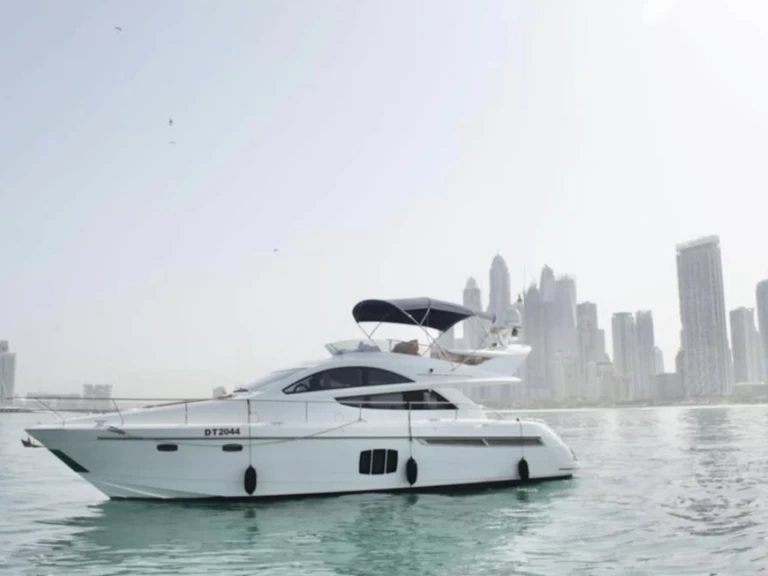 Location Yacht à Dubai Marina - PHANTOM Phantom, 52 