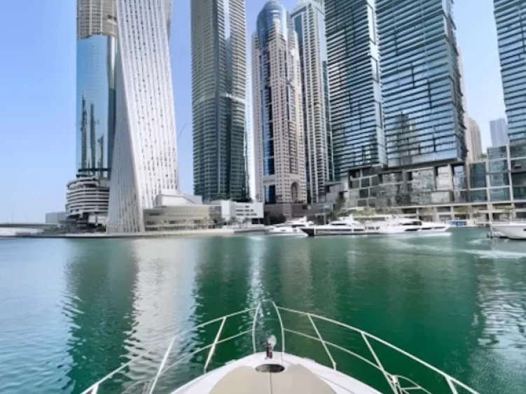 Yacht à louer à Dubai Marina au meilleur prix