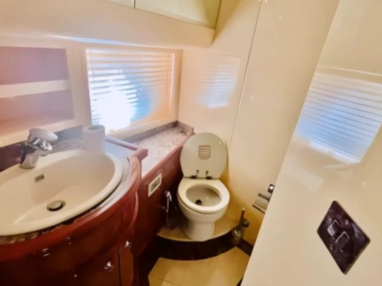 Location bateau Majesty Yachts 70 à Dubai Marina sur Samboat