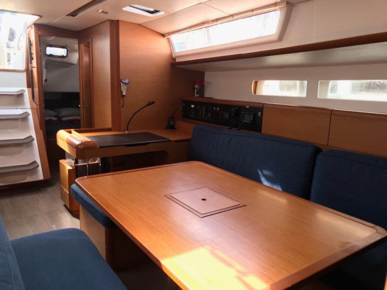 Location bateau Horta pas cher Sun Odyssey 519