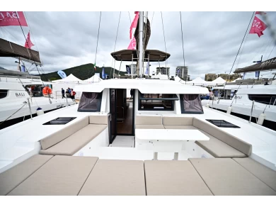 Alquiler Catamarán Bali Catamarans con o sin  título de navegación