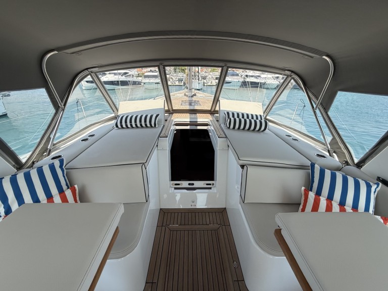 Voilier à louer à Seget Donji au meilleur prix