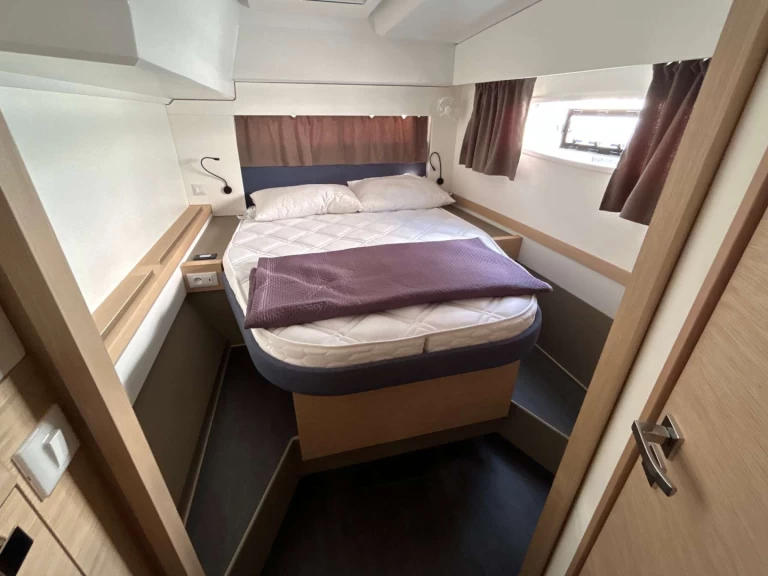 Location à Salerne - Fountaine Pajot Astrea 42 sur SamBoat