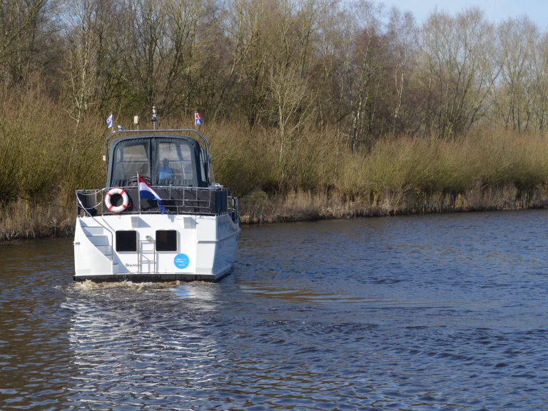 Louer Bateau à moteur avec ou sans skipper De Drait à Drachten