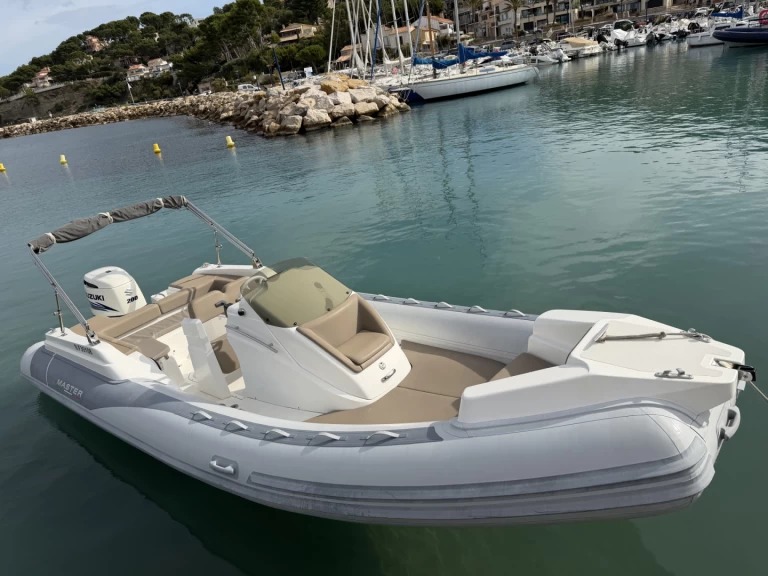 Semi-rigide à louer à La Madrague au meilleur prix