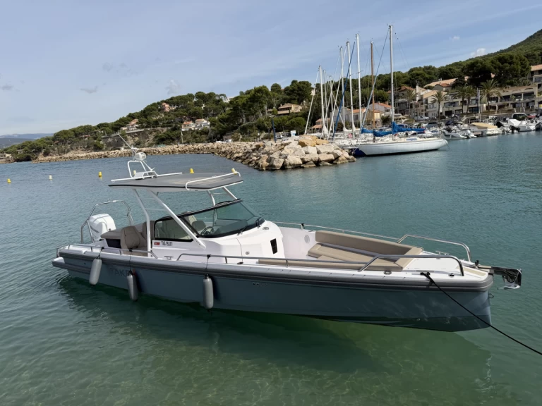 Location bateau La Madrague pas cher Axopar 28 T-Top