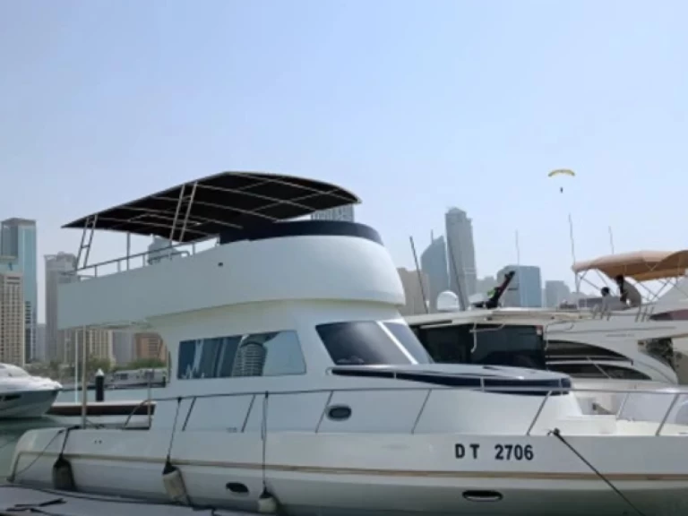 Location Yacht à Dubai Marina - Riviera 42 