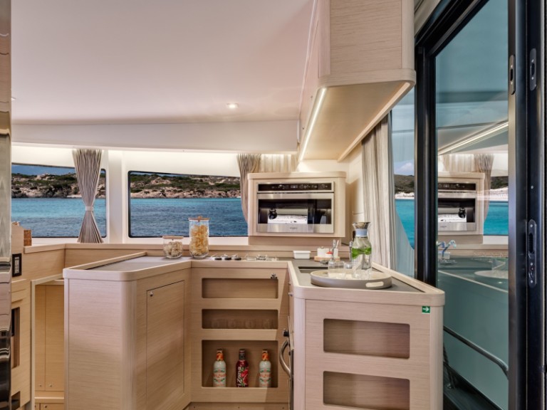 Catamaran à louer à Olbia au meilleur prix