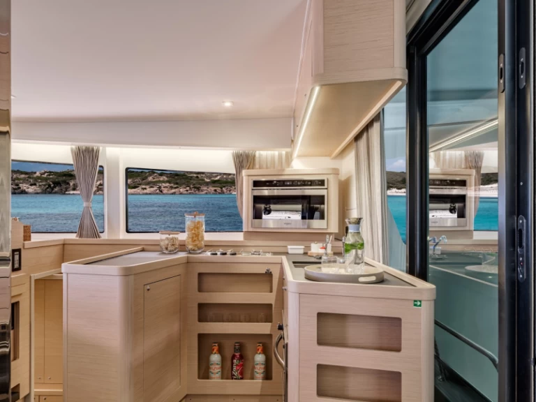 Catamaran à louer à Olbia au meilleur prix