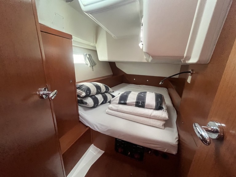 Louez un Bénéteau Oceanis 45 à Sukošan