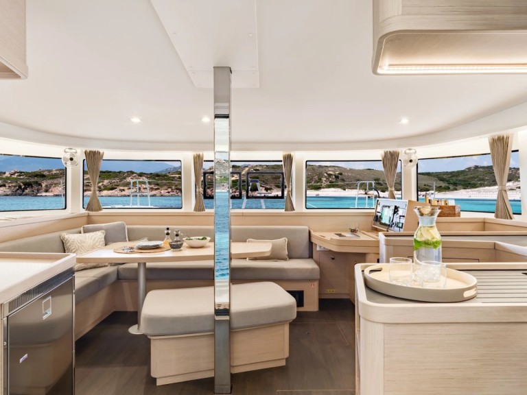 Louer Catamaran avec ou sans skipper Lagoon à Olbia