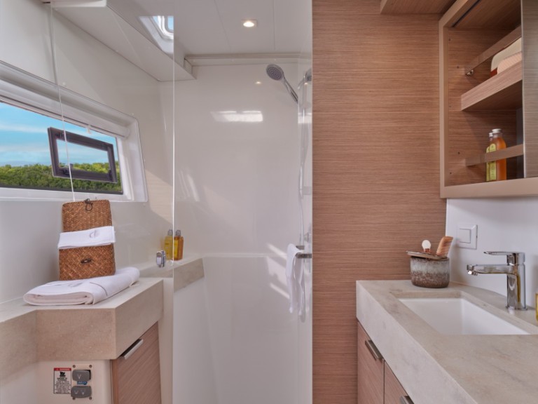 Louer Catamaran avec ou sans skipper Lagoon à Kaštela