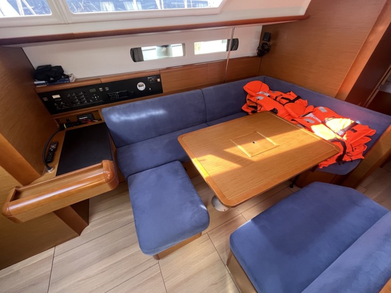 Louer Voilier avec ou sans skipper Jeanneau à Sukošan